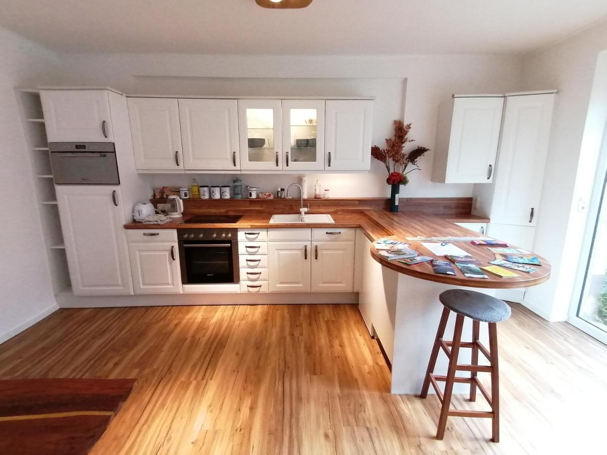 85 qm Wohnung Pauluste mit Terasse und Garten Rostock Exterior foto