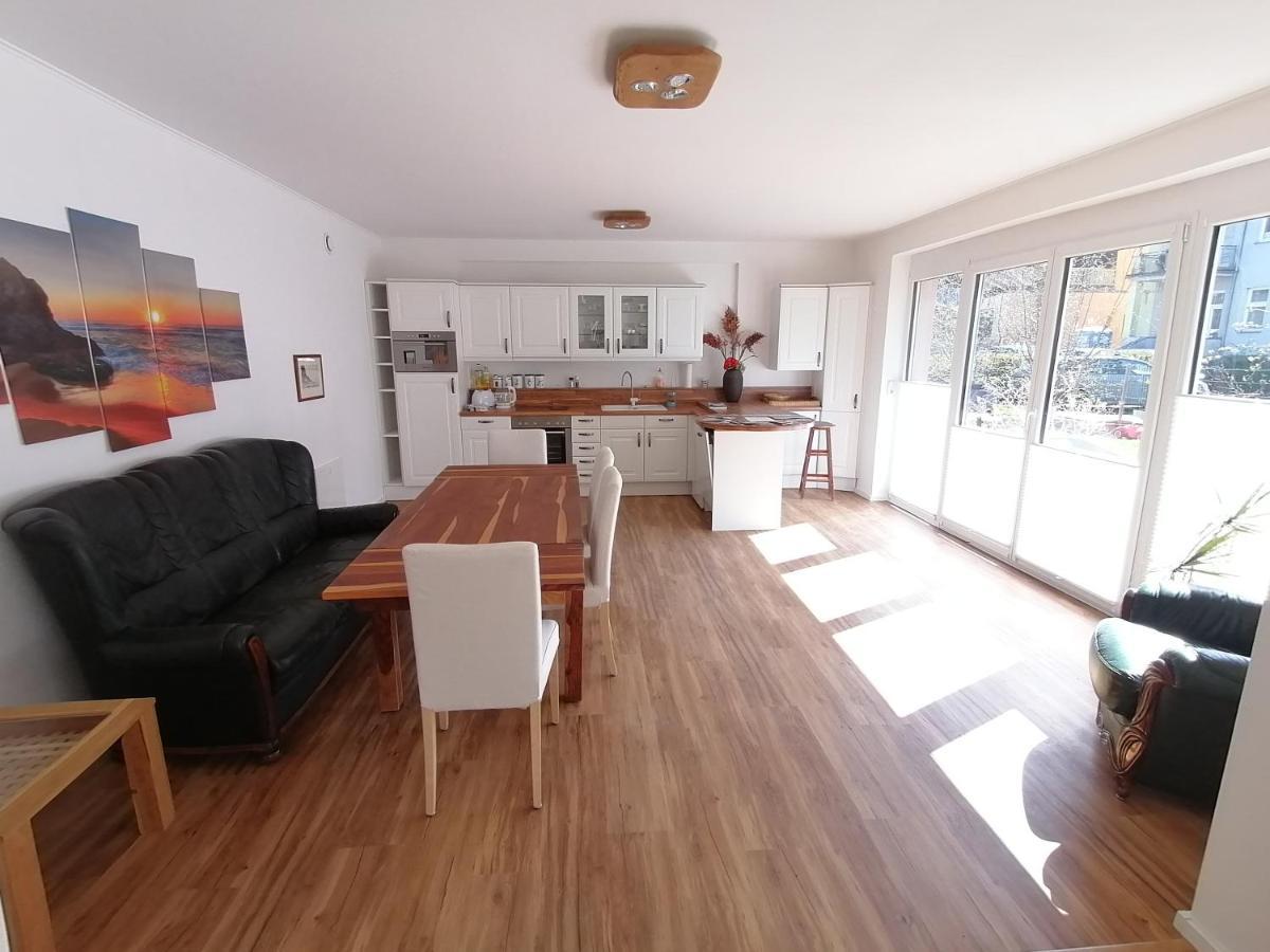 85 qm Wohnung Pauluste mit Terasse und Garten Rostock Exterior foto
